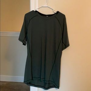 Men’s metal vent lulu lemon shirt